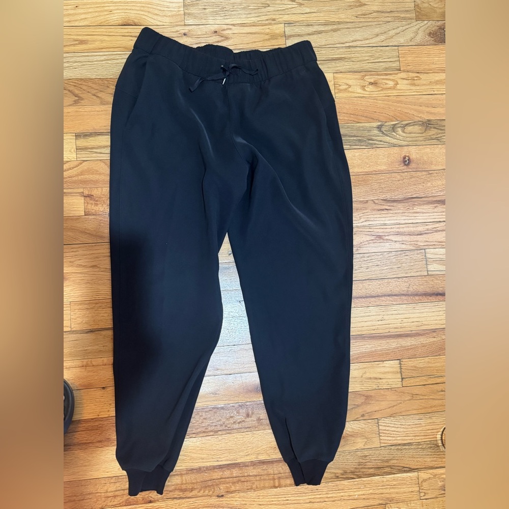 Lululemon black joggers